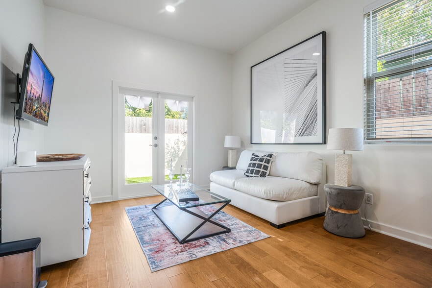 More Photos Of 3718 S Barrington Ave, Los Angeles Rehabilitation Center For Sale