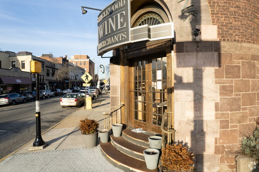 More Photos Of 1 Engle St, Englewood Coworking Space