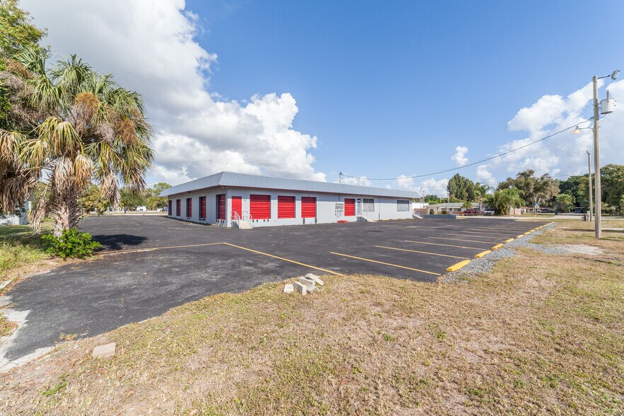 More Photos Of 4750 Bayline Dr, North Fort Myers Unknown For Lease
