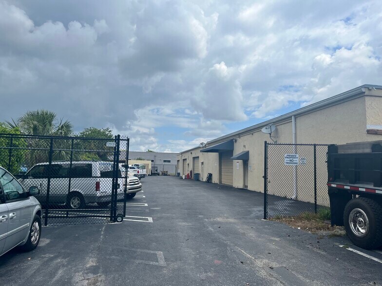 More Photos Of 11905 NW 35th St, Coral Springs Warehouse For Lease