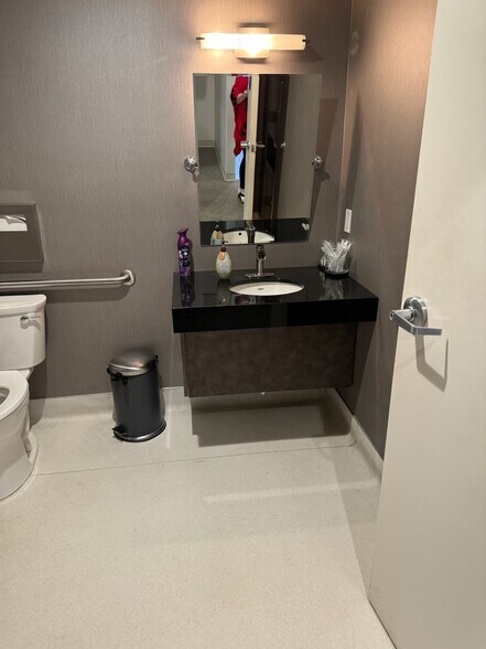 More Photos Of 16766 Bernardo Center Dr, San Diego Medical For Sale