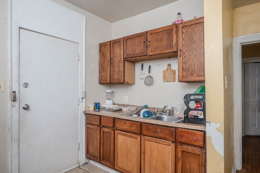 More Photos Of 7701 S Eggelston St, Chicago Apartments For Sale