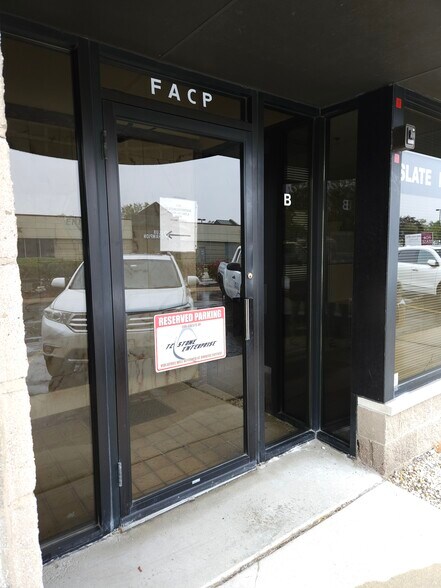 More Photos Of 825 W 75th St, Willowbrook Light Manufacturing For Sale