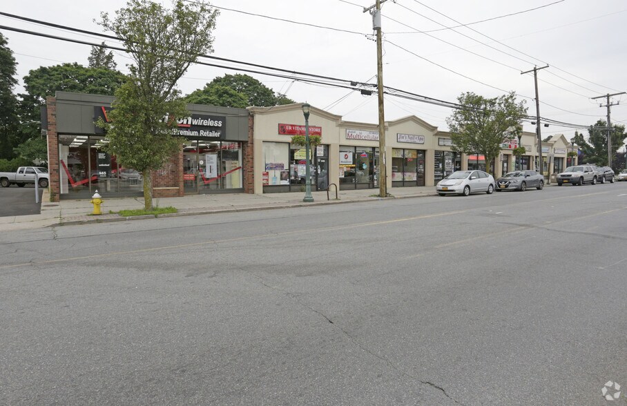 More Photos Of 246-250 Larkfield Rd, East Northport Storefront For Lease