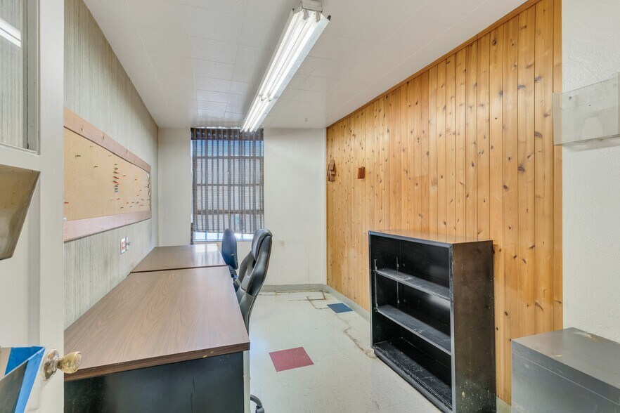 More Photos Of 4917 International Blvd, Oakland Freestanding For Sale