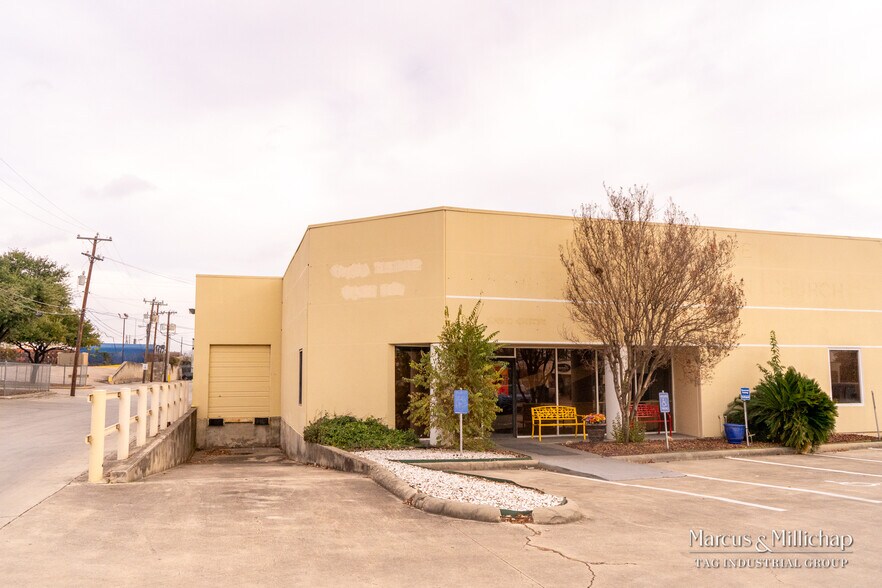 More Photos Of 5814-5818 Rittiman Plz, San Antonio Warehouse For Sale