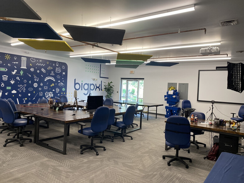 More Photos Of 1335 E Bradford Pky, Springfield Office For Sale