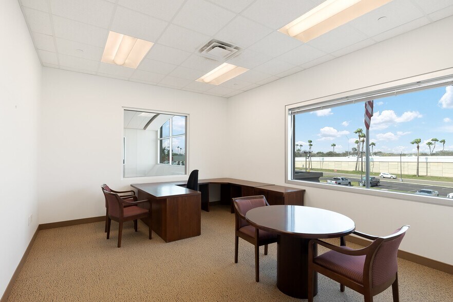 More Photos Of 533 N Alamo Rd, Alamo Office For Sale