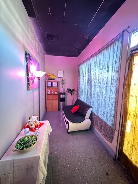 More Photos Of 1734 Artesia Blvd, Long Beach Convenience Store For Sale