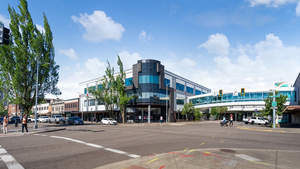 More Photos Of 285 Liberty St, Salem Storefront Retail Office For Lease