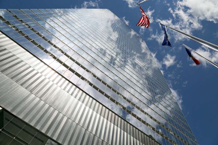 More Photos Of 7 World Trade Center, New York Office Residential For Lease