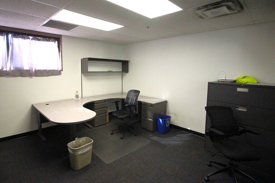 More Photos Of 2051 Riverfork Dr, Huntington Manufacturing For Sale