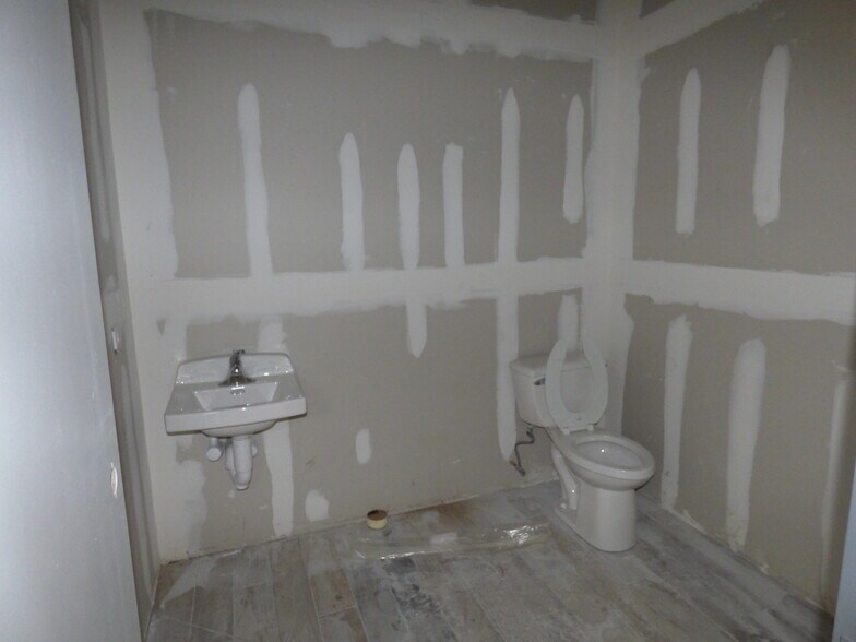 More Photos Of 1346 Main Ave, Clifton Medical For Lease