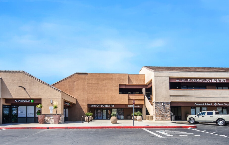 More Photos Of 559 N Mountain Ave, Upland Unknown For Lease