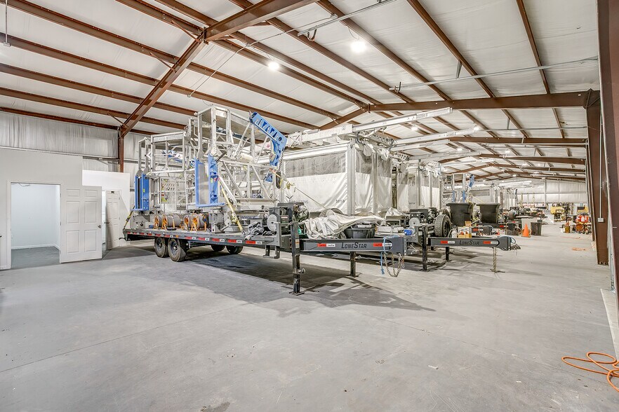 More Photos Of 6225 E Highway 114, Rhome Warehouse For Lease