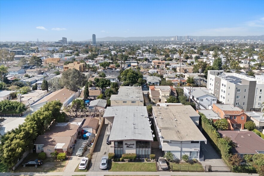 More Photos Of 2917 S Mansfield Ave, Los Angeles Apartments For Sale