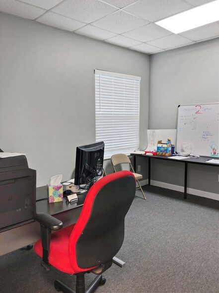 More Photos Of 102 E Walker St, League City Office For Sale
