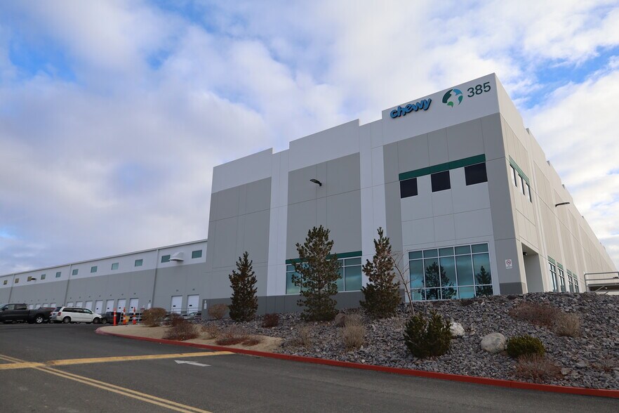 More Photos Of 385 Milan Dr, Mccarran Distribution For Lease