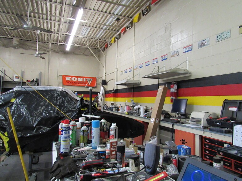 More Photos Of 4794 S Dixie Dr, Dayton Auto Repair For Lease