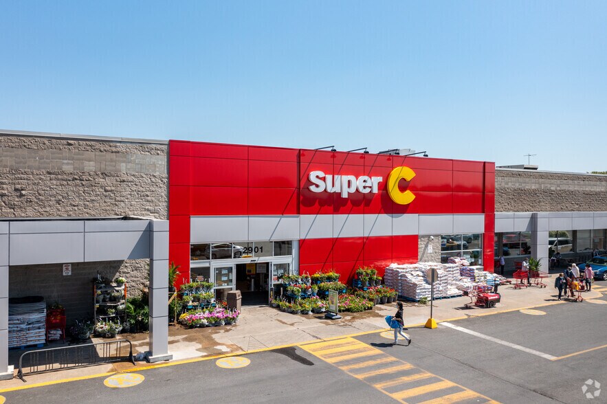 More Photos Of 2875-2901 Ch de Chambly, Longueuil General Retail For Lease