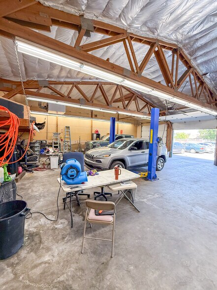 More Photos Of 1514 S 18th St, Yakima Auto Dealership For Sale