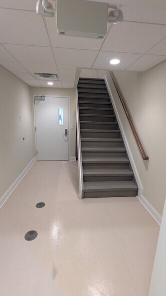 More Photos Of 22100 Mastick Rd, Fairview Park Office For Sale