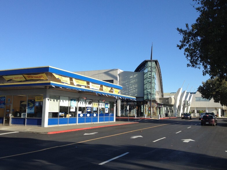 More Photos Of 1717 Arden Way, Sacramento Freestanding For Lease