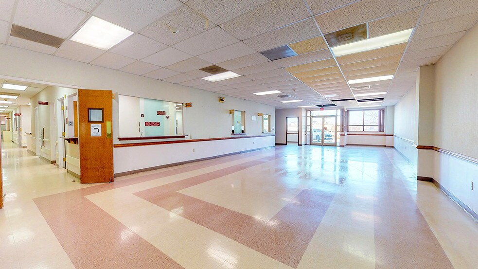 More Photos Of 125 Executive Dr, Danville Office For Sale