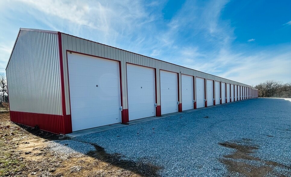 More Photos Of 10510 SE Hwy 7, Clinton Self Storage For Sale