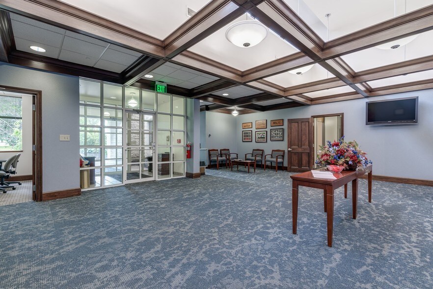 More Photos Of 3825 Columbus Rd, Granville Business Park For Lease