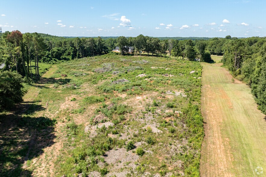 More Photos Of 1679 Atlanta Hwy SE, Statham Warehouse For Lease