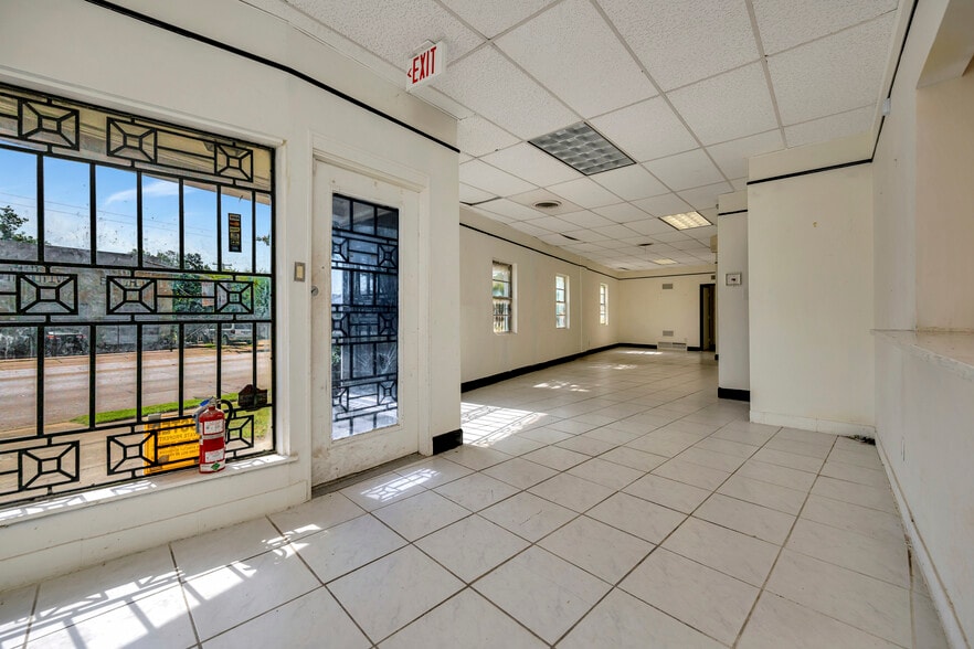 More Photos Of 2200 Evans Ave, Fort Worth Medical For Sale