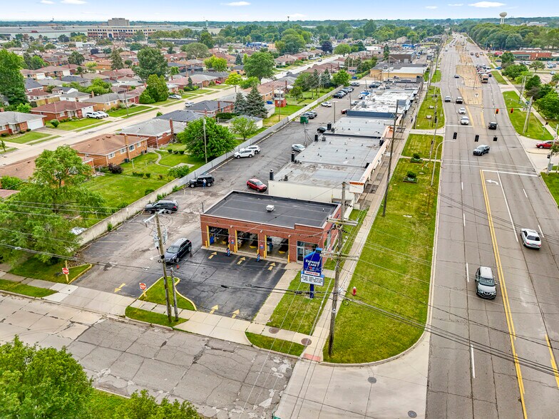 Primary Photo Of 8332 E 12 Mile Rd, Warren Service Station For Sale