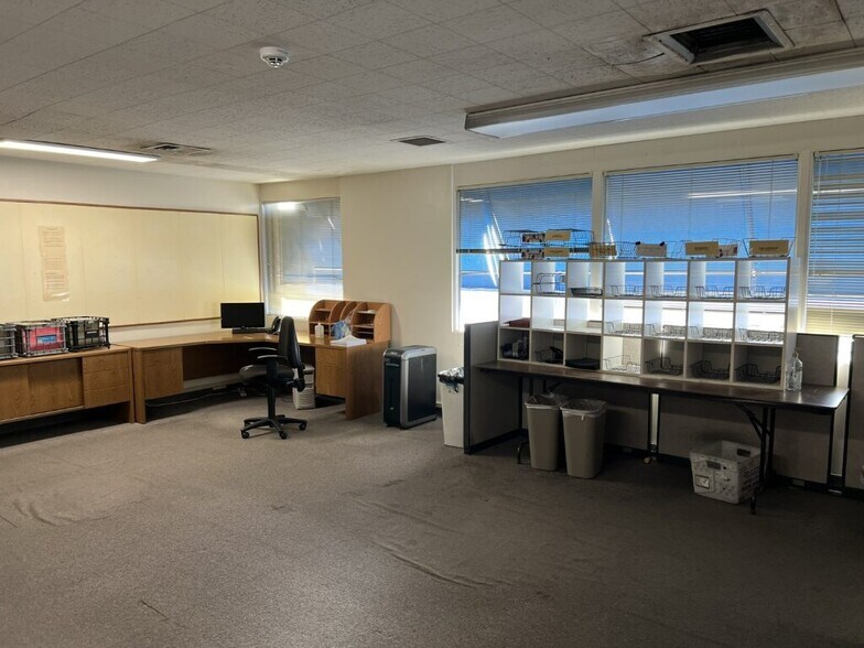 More Photos Of 840 N Birch St, Santa Ana Office For Sale