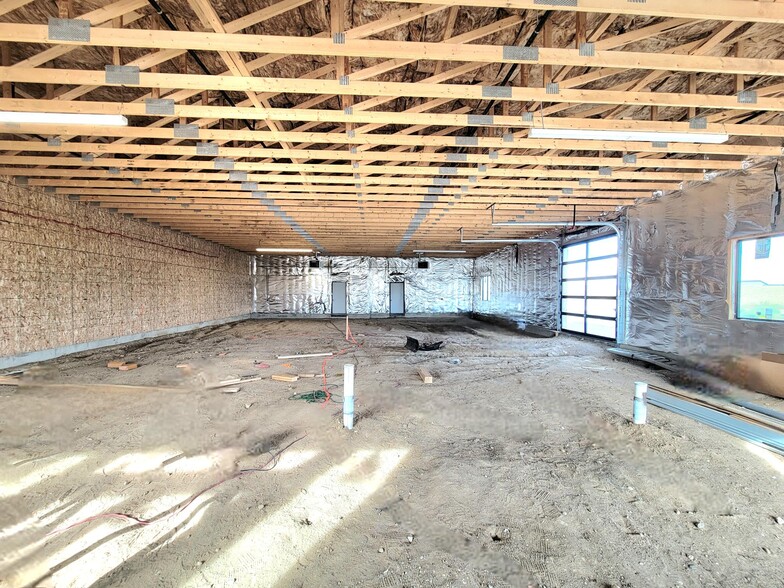 More Photos Of 2116 Picture Point Drive Dr, Windsor Storefront Retail Office For Lease