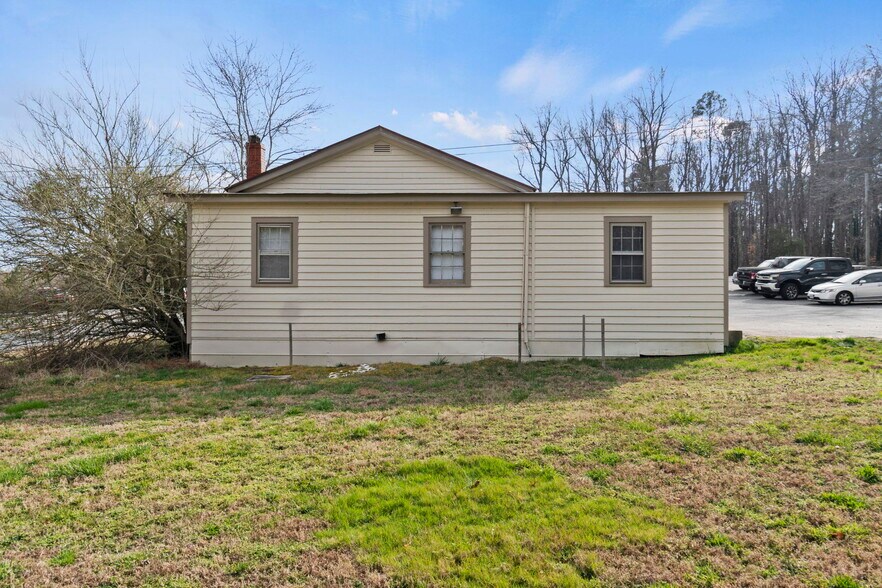 More Photos Of 10290 John Clayton Memorial Hwy, Gloucester Freestanding For Sale