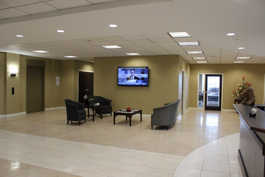More Photos Of 462 S Fourth St, Louisville Office For Sale