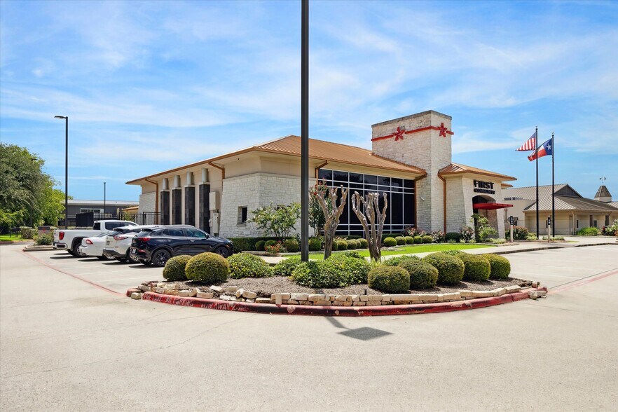 More Photos Of 28850 Tomball Pky, Tomball Bank For Sale