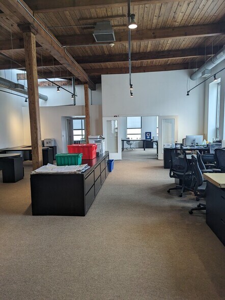 More Photos Of 833 W Haines St, Chicago Specialty For Sale