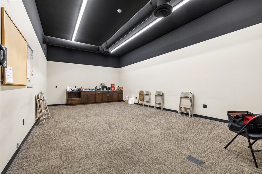 More Photos Of 7051 Highway 2 and 52 W, Minot Warehouse For Sale