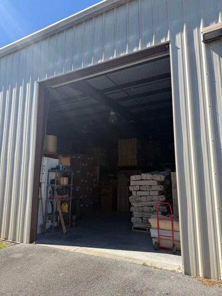 More Photos Of 900 Armstrong Blvd, Kissimmee Warehouse For Lease