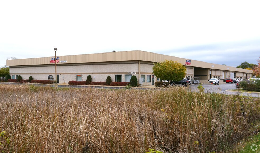 More Photos Of 171 Erick St, Crystal Lake Warehouse For Lease