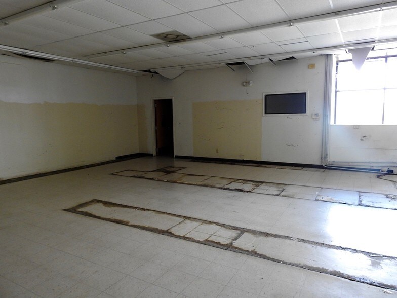 More Photos Of 3800 S Zapata Hwy, Laredo Freestanding For Lease