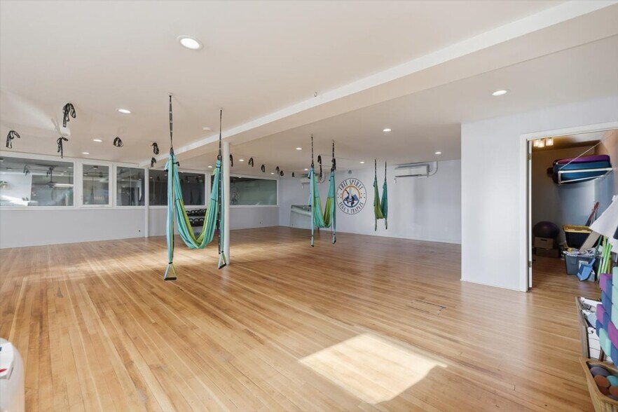 More Photos Of 1215 Meade Ave, Prosser Storefront For Sale