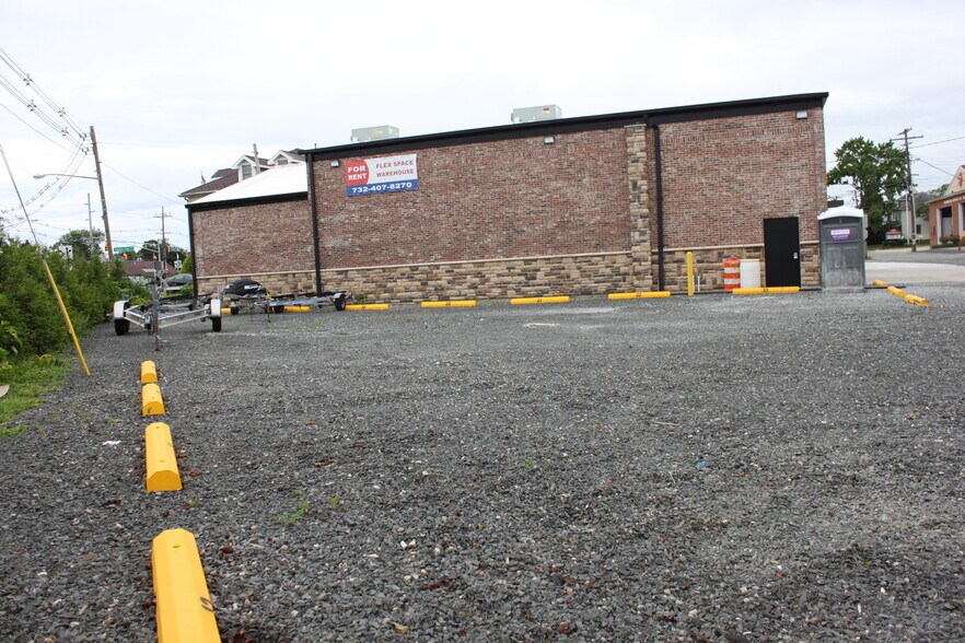 More Photos Of 6 Stockton Lake Blvd, Manasquan Showroom For Lease
