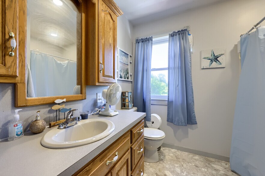 More Photos Of 197 Pencroft Dr N, Holtwood Industrial For Sale