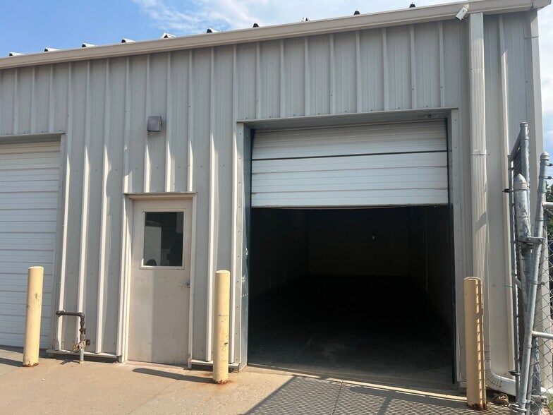 More Photos Of 255 S Cleveland Ave, Loveland Flex For Lease