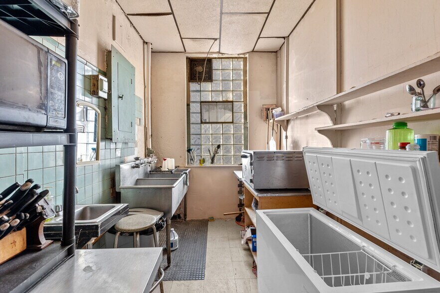 More Photos Of 2525 S Jefferson Ave, Saint Louis General Retail For Sale