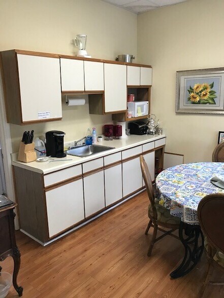 More Photos Of 14319 Ocean Hwy, Pawleys Island Office For Sale