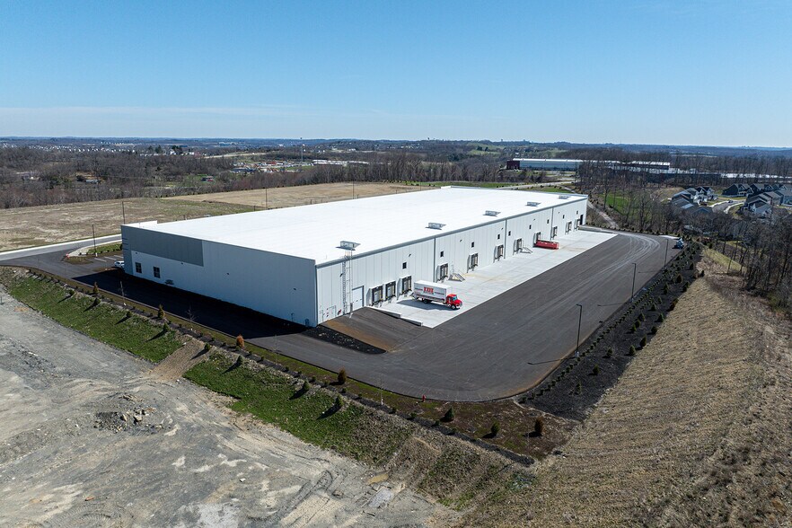 More Photos Of 1200 International Drive - Building 1, Oakdale Warehouse For Lease